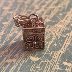 Vintage Sterling Prayer Box Locket/Pendant
